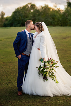 Esküvő a Balogh–Esterházy-kastélyban