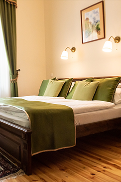 Szállás a Balogh–Esterházy-kastélyban